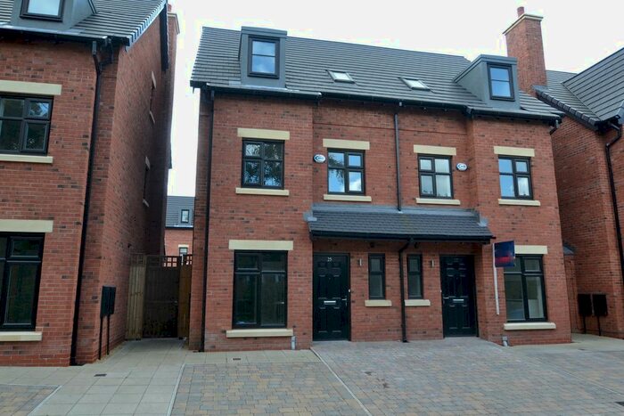 4 Bedroom Semi-Detached House To Rent In Old Boatyard Lane, Manchester, M28