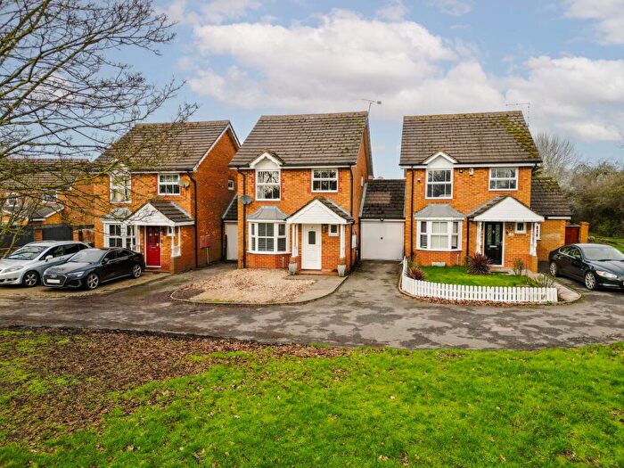 3 Bedroom Detached House For Sale In Pope Way, Aylesbury, HP21
