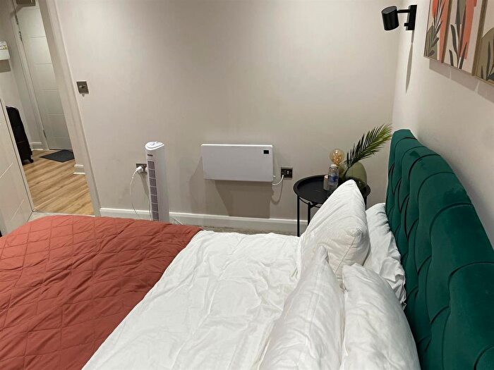 1 Bedroom Flat To Rent In North Street, Leeds, LS2