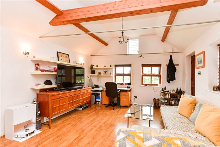 2 Bedroom Barn Conversion For Sale In Clayhill Road, Leigh, Surrey, RH2