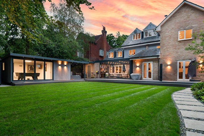 5 Bedroom Detached House For Sale In St. Johns Close, Penn, HP10