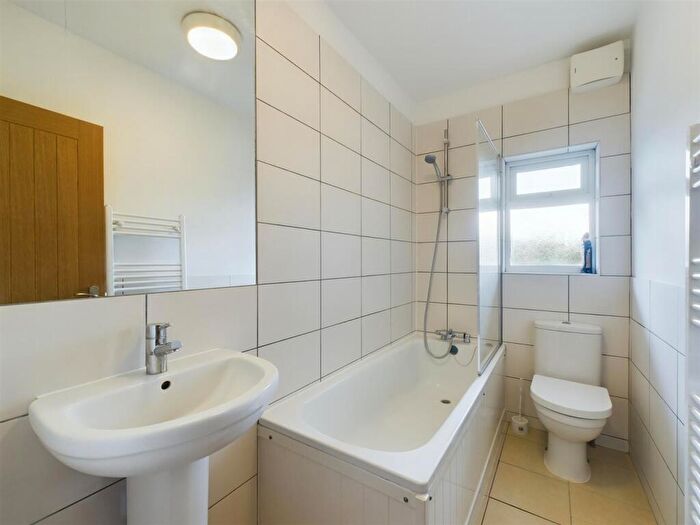 1 Bedroom Flat To Rent In Davigdor Road, BN3