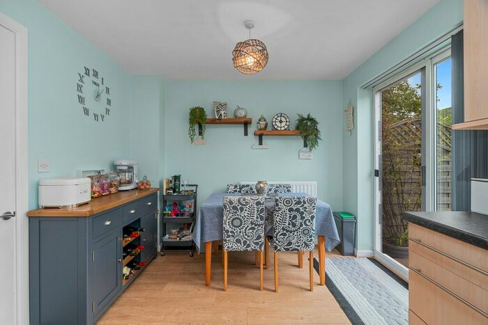 3 Bedroom Terraced House For Sale In Thyme Avenue, Whiteley, PO15