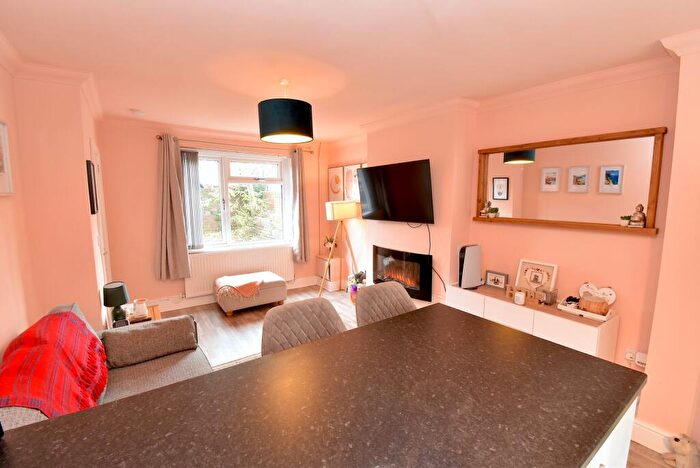 2 Bedroom House For Sale In The Crescent, Caerphilly, CF83