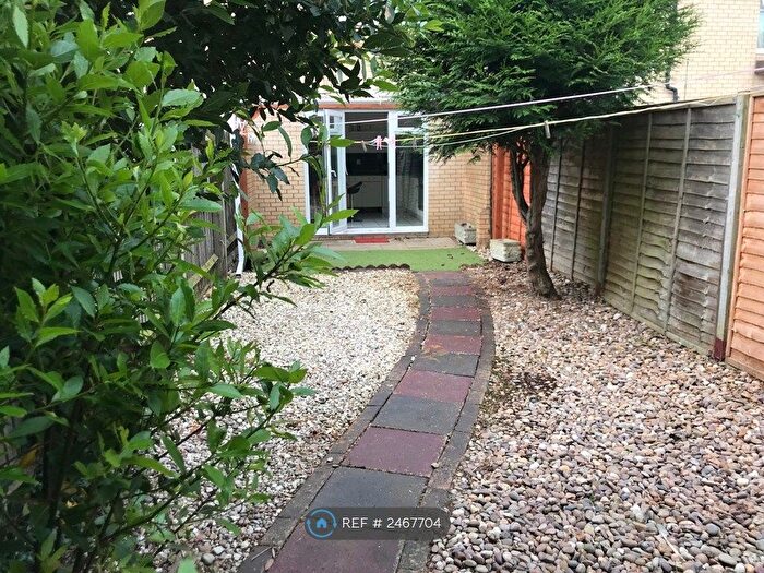 6 Bedroom Terraced House To Rent In Cranesbill Place, Milton Keynes, MK14