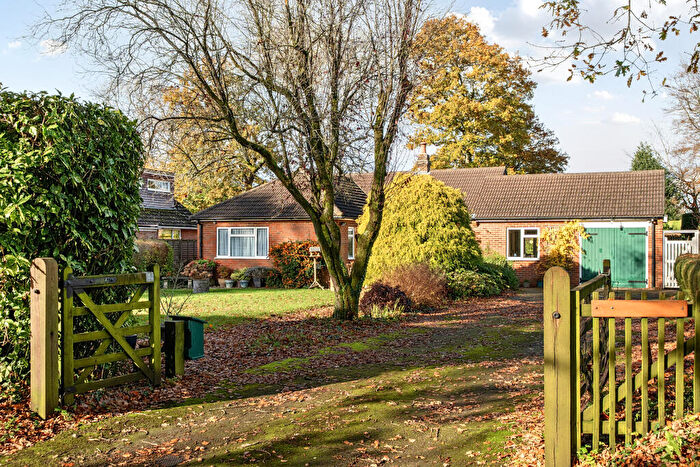 3 Bedroom Detached Bungalow For Sale In Swelling Hill, Alresford, SO24