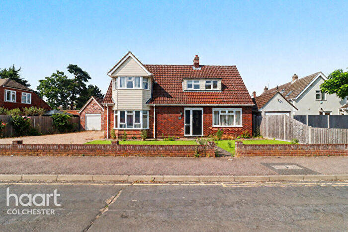 4 Bedroom Detached House For Sale In Endsleigh Court, Colchester, CO3
