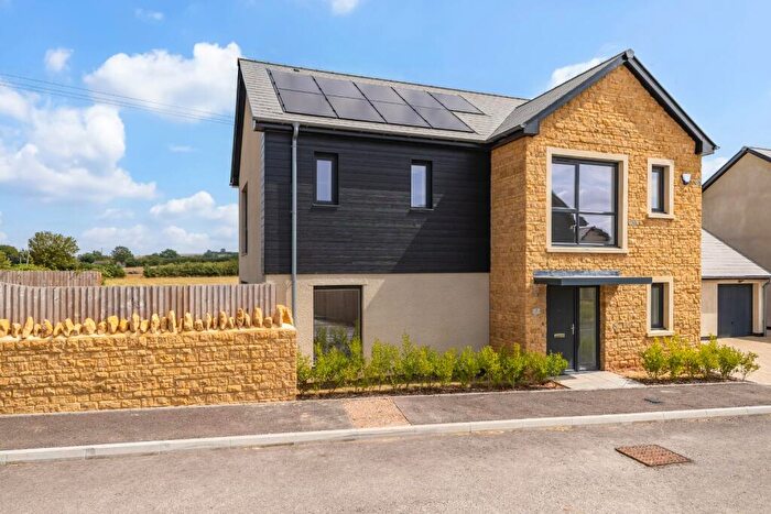 3 Bedroom Detached House For Sale In Harvester Close, Galhampton, BA22
