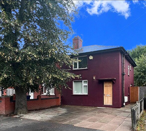 3 Bedroom Semi-Detached House For Sale In Borough Avenue, Radcliffe, Bury, M26