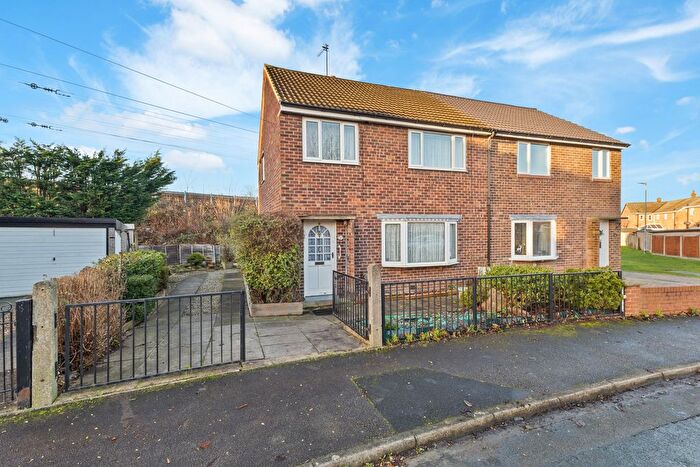 3 Bedroom Semi Detached House For Sale In Manygates Crescent, Waekefield, WF1