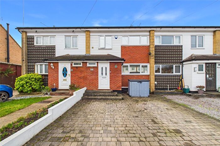 3 Bedroom Terraced House For Sale In Meadow Way, Theale, Reading, Berkshire, RG7