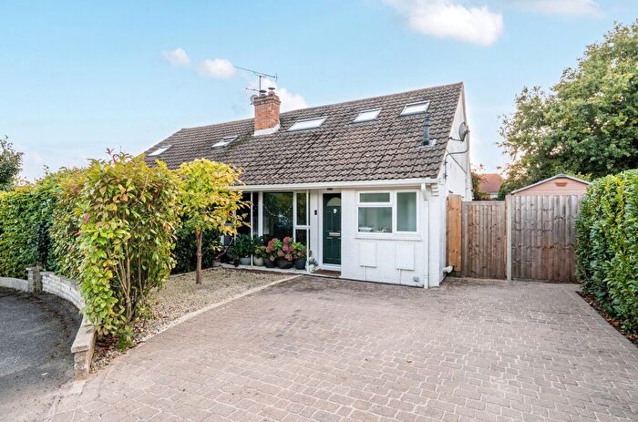 3 Bedroom Semi-Detached House For Sale In The Fairway, Farnham, Surrey, GU9