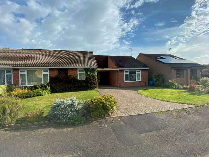 3 Bedroom Bungalow To Rent In Alma Close, Cheltenham, GL51