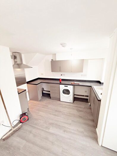 3 Bedroom Terraced House To Rent In Briarbank Walk, Nottingham, NG3