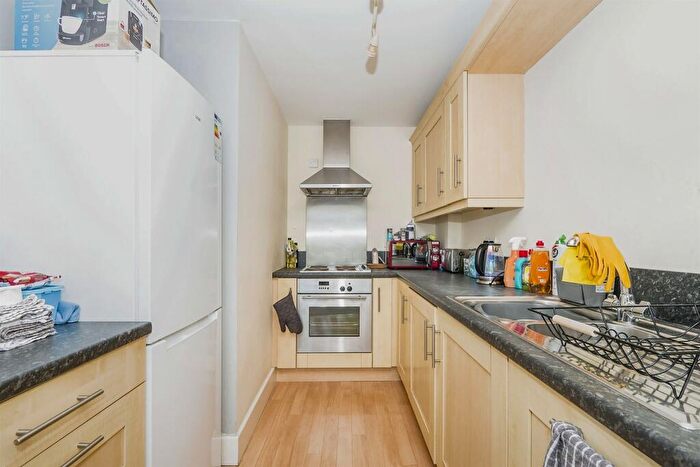 1 Bedroom Apartment For Sale In Westgate Street, Cardiff, CF10