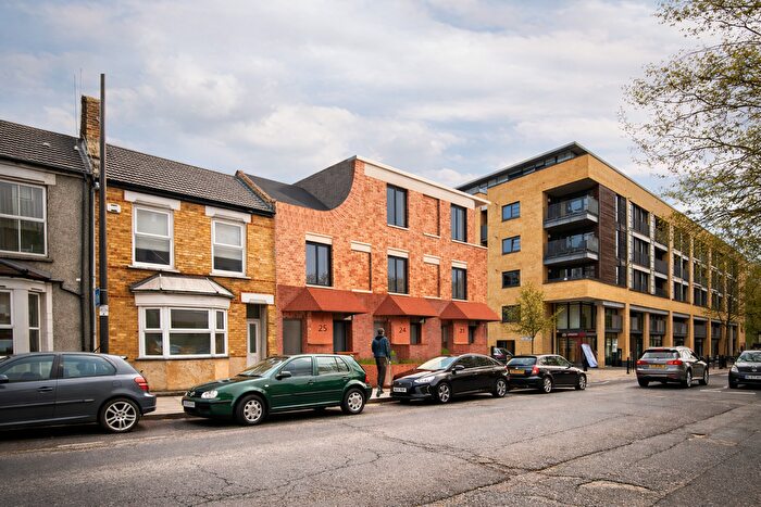 3 Bedroom Terraced House For Sale In Morris Road, London, E14