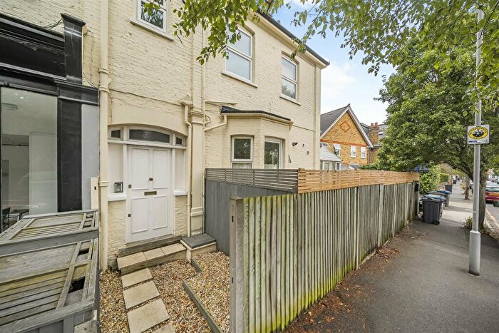 1 Bedroom Flat To Rent In Glenville Road, Kingston Upon Thames, KT2