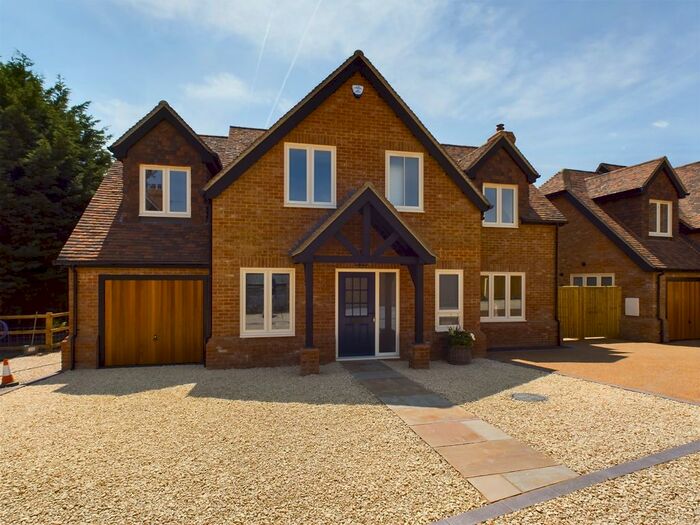 3 Bedroom Detached House To Rent In Appleyard Close, Whitchurch, Aylesbury, Buckinghamshire, HP22