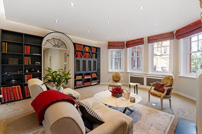 4 Bedroom Flat For Sale In Cheyne Court, London, SW3