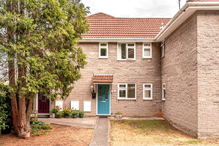 2 Bedroom Flat For Sale In Woodlands, Salisbury Road, Downend, BS16