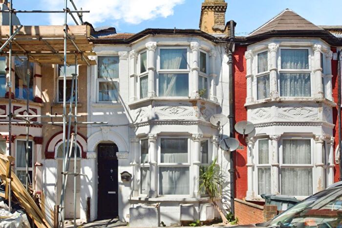 1 Bedroom Flat For Sale In Jedburgh Road, Plaistow, London, E13