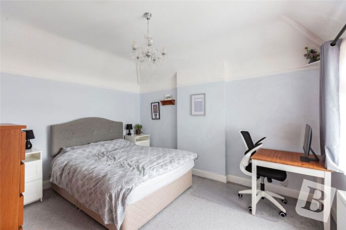 3 Bedroom Detached Bungalow For Sale In Allenby Drive, Hornchurch, RM11