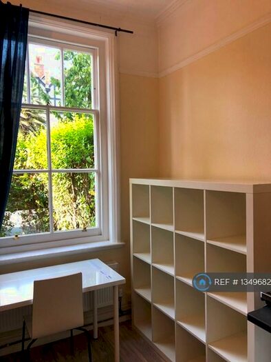 Studio To Rent In Lingfield Avenue, Kingston Upon Thames, KT1