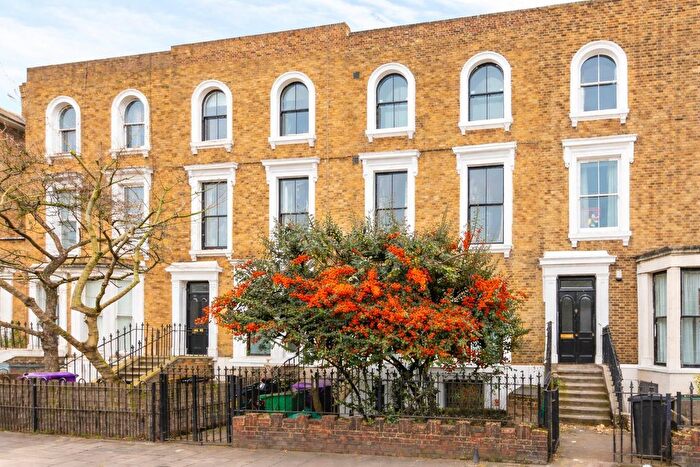 2 Bedroom Flat For Sale In Bow Road, Bow, E3