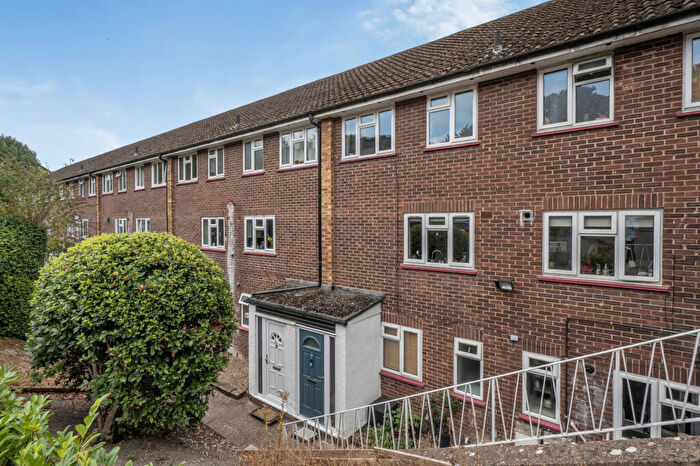 2 Bedroom Maisonette For Sale In Amersham Hill, High Wycombe, Buckinghamshire, HP13