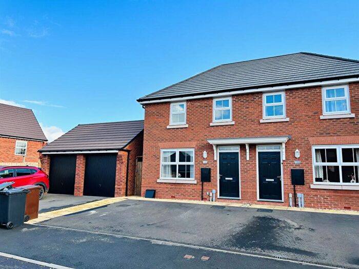 3 Bedroom Semi-Detached House For Sale In Sorrel Close, Uttoxeter, ST14