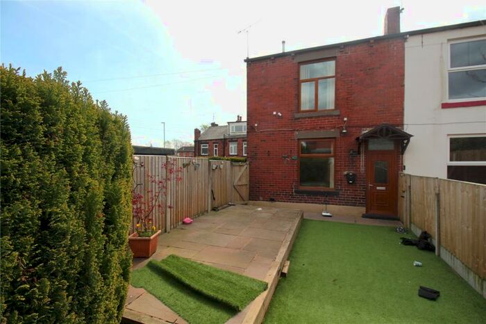 2 Bedroom End Of Terrace House To Rent In Hurstead Green, Rochdale, Greater Manchester, OL12