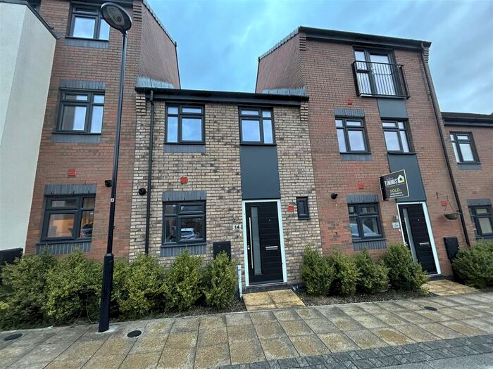 3 Bedroom Terraced House To Rent In Norville Drive, Stoke-On-Trent, ST1