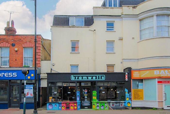 2 Bedroom Flat To Rent In High Street, Cheltenham, GL50