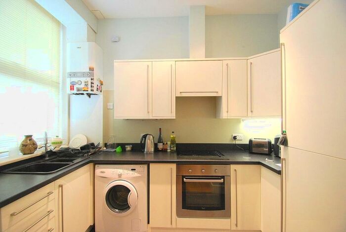 1 Bedroom Apartment To Rent In Skardu Road, London, NW2