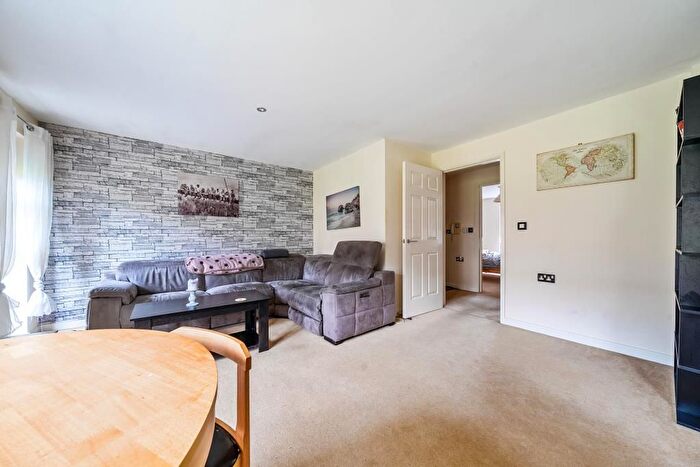 2 Bedroom Flat To Rent In Newbury, Newbury, RG14