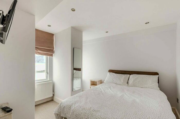 1 Bedroom Flat To Rent In Sloane Avenue, Chelsea, London, SW3