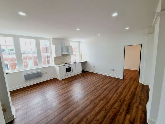 1 Bedroom Flat To Rent In New Street, Dudley, DY1