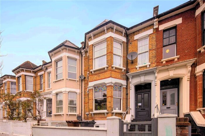 3 Bedroom Flat To Rent In Thistlewaite Road, Clapton, London, E5