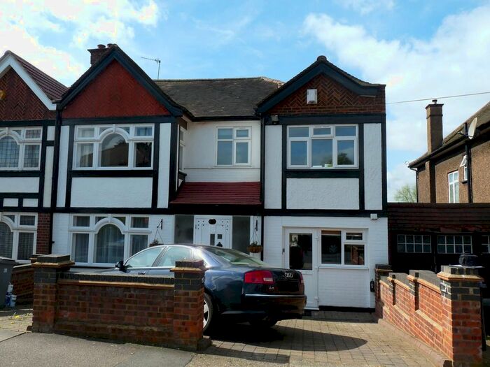 1 Bedroom Flat To Rent In Windermere Avenue, Wembley, HA9