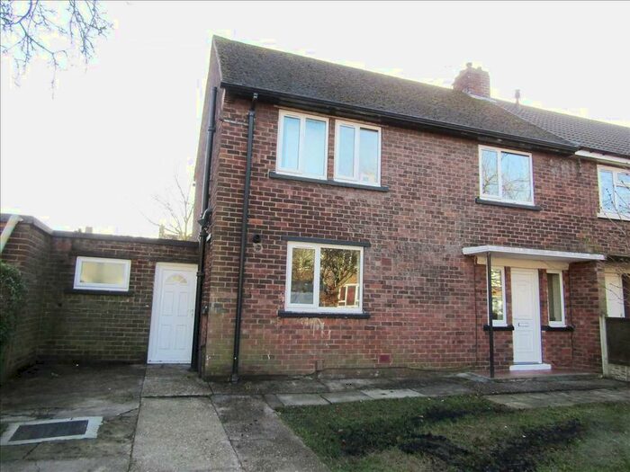 3 Bedroom Semi-Detached House To Rent In Larch Grove, Lincoln Gardens, Scunthorpe, DN16