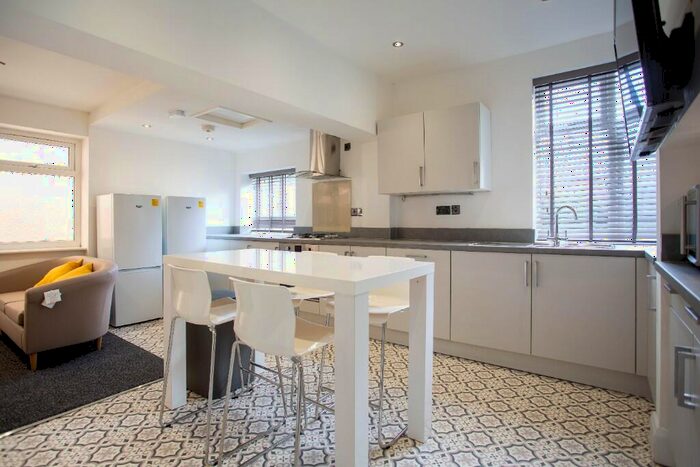 6 Bedroom Terraced House To Rent In Forest Road, Loughborough, Leicestershire, LE11