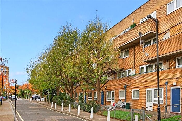 3 Bedroom Flat To Rent In Bartholomew Street, Borough, SE1