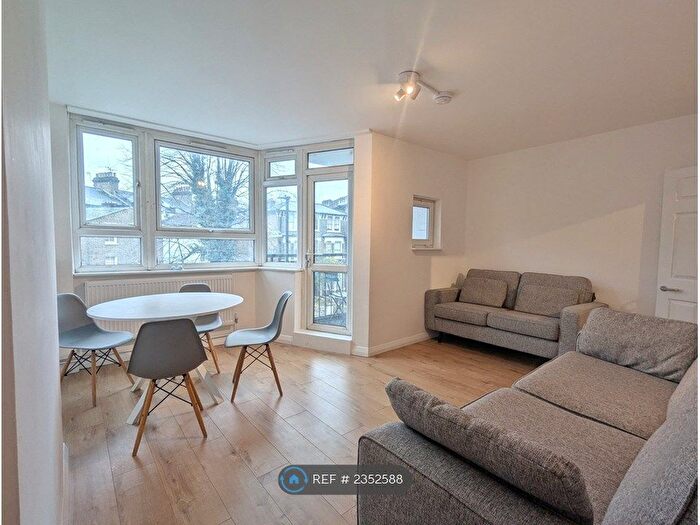 4 Bedroom Flat To Rent In Springett House, London, SW2