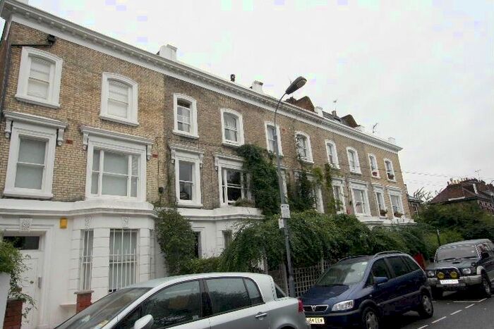 Studio To Rent In Oaklands Grove, London, W12