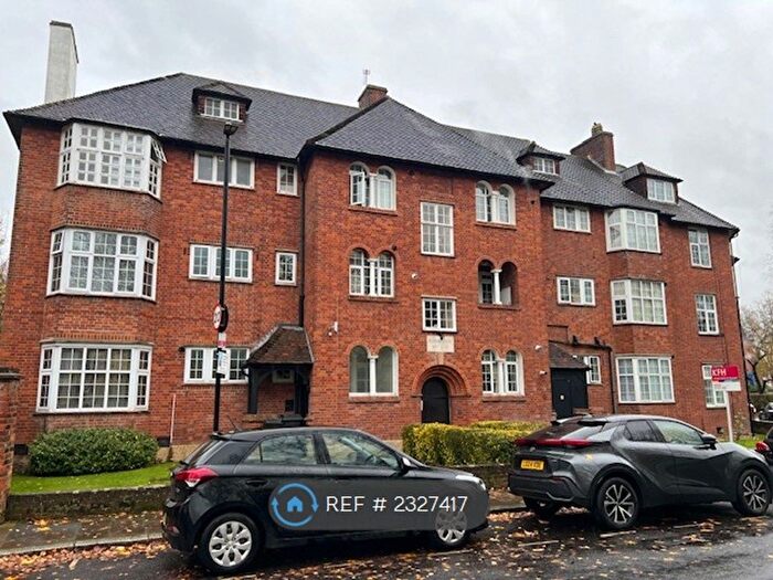 4 Bedroom Flat To Rent In Aylmer Court, London, N2