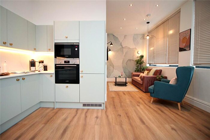 2 Bedroom Apartment To Rent In Grosvenor Road, St Paul's, Bristol, BS2