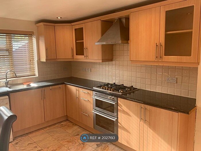 3 Bedroom Semi-Detached House To Rent In Fern Lane, Hounslow, TW5