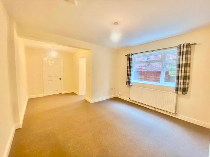 2 Bedroom Maisonette To Rent In St. Annes Road, Southampton SO19