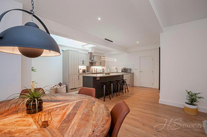 3 Bedroom Terraced House To Rent In Riviera Heights, Torquay, TQ2