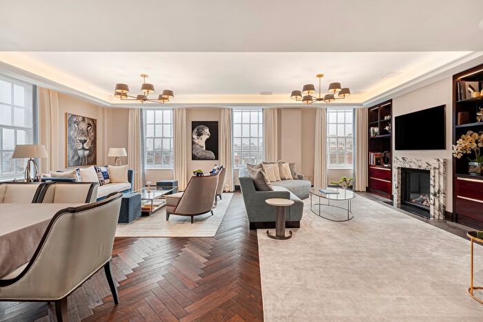 4 Bedroom Flat For Sale In Hereford House, Mayfair, London, W1K